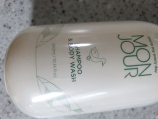 토박스코리아 몽쥬르 유아 샴푸앤워시 300ml — 5점을 준 리뷰어가 2021년 4월 올린 사용 사진