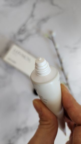 러브모아 향수 고체향수 승무원 고체향수 바르는 향수 니치향수 도손 우드세이지 앤 씨솔트 — 5점을 준 리뷰어가 2022년 11월 올린 사용 사진