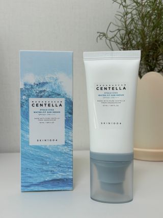 [스킨1004] 마다가스카르 센텔라 히알루-시카 워터핏 선세럼 50ml — 5점을 준 리뷰어가 2024년 5월 올린 사용 사진