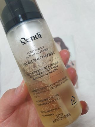 헤어플러스 콴디 아침세안제 폼클렌징 퓨어 어니스티 모닝클렌저 — 5점을 준 리뷰어가 2021년 3월 올린 사용 사진