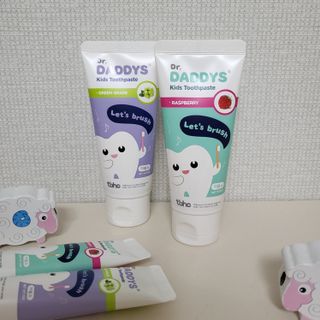 닥터데디스 안심저불소 키즈치약 (라즈베리, 청포도향 중 택 1) 60g +  여행용 미니 치약 15g — 5점을 준 리뷰어가 2022년 8월 올린 사용 사진