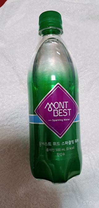 몽베스트 Montbest with Sparkling water Plain 20병 — 5점을 준 리뷰어가 2022년 9월 올린 사용 사진
