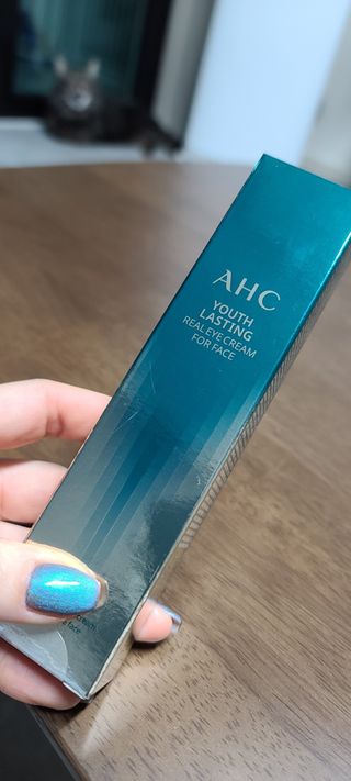 [NEW 탄력유턴 아이크림] AHC 유스 래스팅 리얼 아이크림 포 페이스 — 5점을 준 리뷰어가 2021년 2월 올린 사용 사진