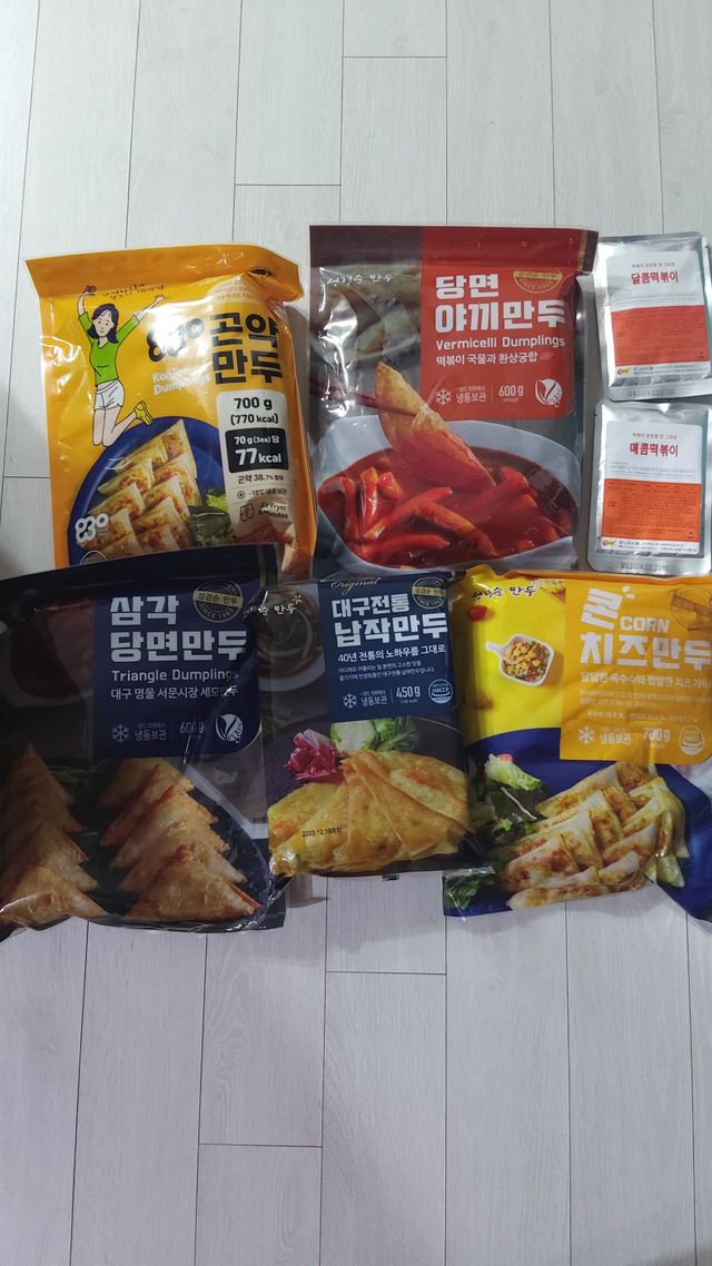 곤약만두.콘치즈만두,삼각당면만두,당면 야끼만두,대구전통 납작만두,떡뽁이 매콤소스,달콤소스 리뷰 사진