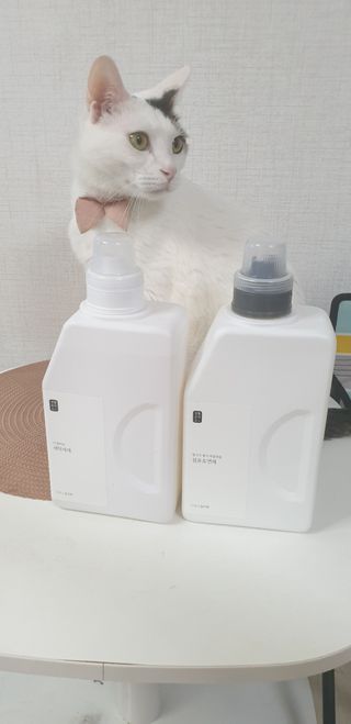 [생활공작소] 섬유유연제 + 세탁세제 1.5L 릴리향 — 4.5점을 준 리뷰어가 2021년 2월 올린 사용 사진