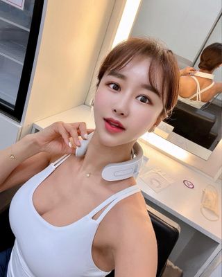 멜리언스 목 마사지기 — 5점을 준 리뷰어가 2022년 2월 올린 사용 사진
