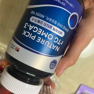서울약사신협 네이처픽_알티지오메가3_1,205mg x 180캡슐 — 4.5점을 준 리뷰어가 2021년 9월 올린 사용 사진
