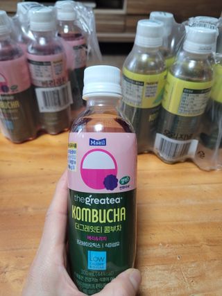더그레잇티 콤부차 [매일유업] 더그레잇티 44kcal 콤부차 300ml *12개입 (오리지널 6개+베리리치 6개) — 5점을 준 리뷰어가 2023년 7월 올린 사용 사진