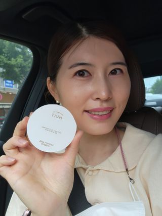 위뜨 글로시 레이어 쿠션 — 5점을 준 리뷰어가 2022년 7월 올린 사용 사진