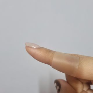 [큐어반H 커팅] 간편하게 떼서 쓰는 자외선차단 습윤밴드 (1팩/30매입) — 5점을 준 리뷰어가 2022년 11월 올린 사용 사진