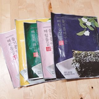 [해림맛김] 들기름에 구운 바삭바삭 김 4종 세트 + 1종 랜덤발송 총5개입 — 5점을 준 리뷰어가 2021년 2월 올린 사용 사진
