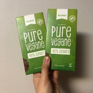 당류2g 자일리톨로 단맛을낸 슈카 퓨어비건 무설탕초콜릿 Xucker vegan 2개입 — 5점을 준 리뷰어가 2021년 4월 올린 사용 사진