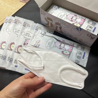 케이파이 나날마스크 [케이파이 나날] KF94 마스크 50매입 (개별포장) ,  여름에도 좋은 숨쉬기 편한 순수 국산 마스크 — 5점을 준 리뷰어가 2022년 9월 올린 사용 사진