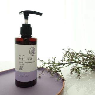 라라로즈데이 시즌2 여성청결제 200ml 아로마 페미민 클렌저, 독일더마인증 — 5점을 준 리뷰어가 2021년 8월 올린 사용 사진
