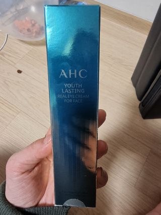 [NEW 탄력유턴 아이크림] AHC 유스 래스팅 리얼 아이크림 포 페이스 — 5점을 준 리뷰어가 2021년 2월 올린 사용 사진