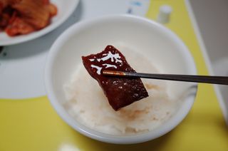 [서울시스터즈] 김치시즈닝 국내 최초 뿌려먹는 김치파우더 100g 1개+ 신제품 고추장 핫소스 185g 1개 — 4점을 준 리뷰어가 2021년 9월 올린 사용 사진