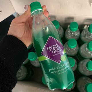 몽베스트 Montbest with Sparkling water Lime20병 — 5점을 준 리뷰어가 2023년 3월 올린 사용 사진
