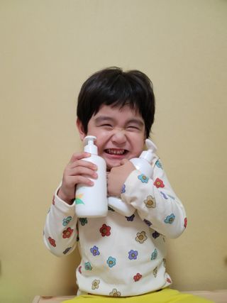 mom e 맘이 내추럴 베이비 케어 샴푸앤바스+로션 — 5점을 준 리뷰어가 2021년 1월 올린 사용 사진