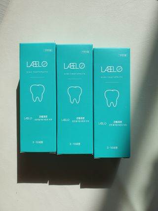 치과에서 쓰는 치약 _ 라벨제로 저불소 꼬마, 키즈, 유아, 베이비, 주니어 안전한 어린이치약 — 5점을 준 리뷰어가 2023년 1월 올린 사용 사진