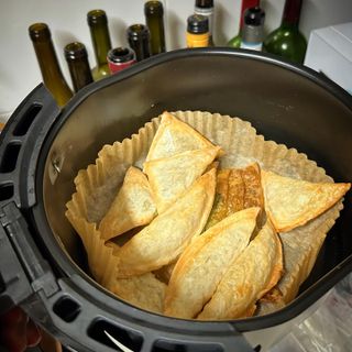 (주)성경순만두 곤약만두.콘치즈만두,삼각당면만두,당면 야끼만두,대구전통 납작만두,떡뽁이 매콤소스,달콤소스 — 5점을 준 리뷰어가 2023년 4월 올린 사용 사진
