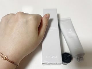 르핸스 퍼포밍 2 핸드&네일 비반트포렛/베티버포그 — 5점을 준 리뷰어가 2023년 3월 올린 사용 사진