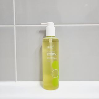 비알티씨 BRTC 안티폴루션 앤 블랙헤드 클렌징오일 300ml — 5점을 준 리뷰어가 2022년 12월 올린 사용 사진