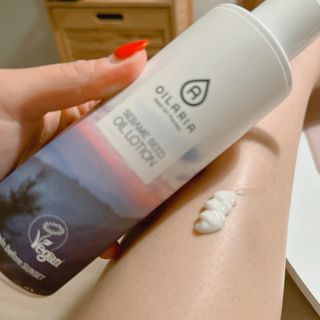 오일아리아 뉴트리 모이스처라이징 세사미 씨드 오일로션 & 데일리 디톡스 세사미 그라운즈 바디스크럽 — 5점을 준 리뷰어가 2023년 6월 올린 사용 사진