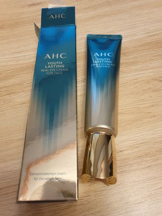 [NEW 탄력유턴 아이크림] AHC 유스 래스팅 리얼 아이크림 포 페이스 — 5점을 준 리뷰어가 2021년 1월 올린 사용 사진