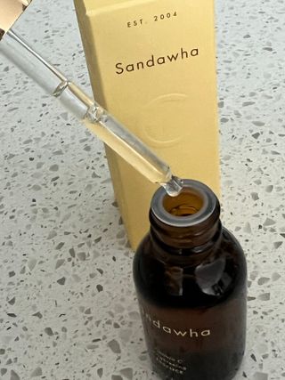 스킨큐어 산다화 비타민c 화이트닝 에센스 30ml — 5점을 준 리뷰어가 2023년 10월 올린 사용 사진