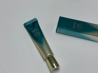 [NEW 탄력유턴 아이크림] AHC 유스 래스팅 리얼 아이크림 포 페이스 — 5점을 준 리뷰어가 2021년 3월 올린 사용 사진