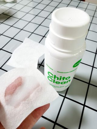 whol 키토클린 200ml - 항균항바이러스 강아지 눈 코 입 귀 세정탈취 고양이 턱드름제거 무향 워터리스 대용량 — 5점을 준 리뷰어가 2022년 10월 올린 사용 사진