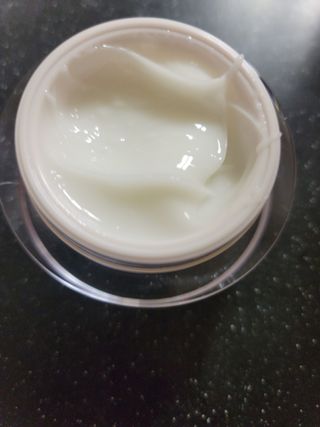 프리마인 바르기만 하면 철벽 스킨케어+24시간 마스크팩 효과. 셀라브 리제너레이팅 시스템 부스터+크림 세트 — 5점을 준 리뷰어가 2023년 5월 올린 사용 사진