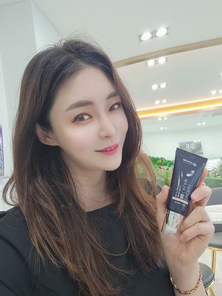 아이앤립 / EYENLIP 아이앤립 루센트 비비크림 2 Color — 5점을 준 리뷰어가 2021년 6월 올린 사용 사진