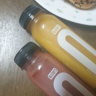 BLENDY'S 핑크 스무디+블론디 스무디 — 5점을 준 리뷰어가 2021년 9월 올린 사용 사진