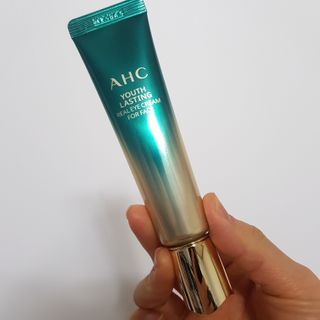 [NEW 탄력유턴 아이크림] AHC 유스 래스팅 리얼 아이크림 포 페이스 — 5점을 준 리뷰어가 2021년 2월 올린 사용 사진