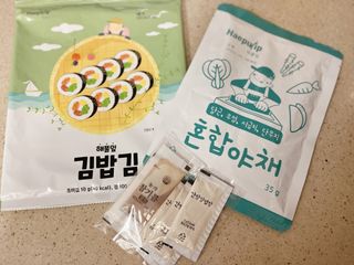 해풀잎 누구나 김밥*1ea [(혼합야채 35g *1ea,  김밥김 (5g, 5ea),  양념간장 (6g, 5ea), 참기름(5g, 2ea)] — 5점을 준 리뷰어가 2022년 7월 올린 사용 사진