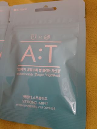 입 냄새 완화에 도움을 주는 에티켓 캔디 앳캔디 스트롱민트 — 4점을 준 리뷰어가 2021년 3월 올린 사용 사진