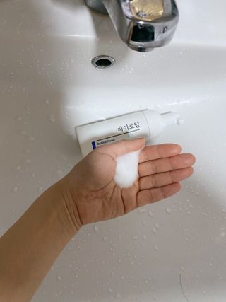 [바이로담] 저자극 약산성버블 폼 폼클렌징 150ml — 5점을 준 리뷰어가 2021년 3월 올린 사용 사진