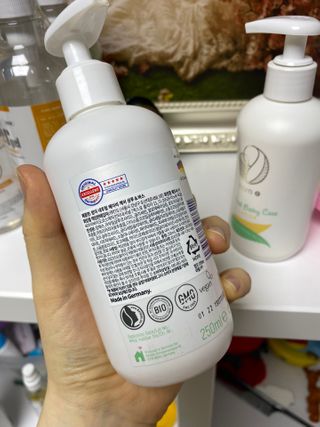 mom e 맘이 내추럴 베이비 케어 샴푸앤바스+로션 — 4.5점을 준 리뷰어가 2021년 1월 올린 사용 사진