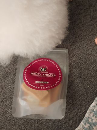 [졸리졸리] 애견 치즈스틱 (HORSE MILK CHEESE) — 3.5점을 준 리뷰어가 2023년 1월 올린 사용 사진