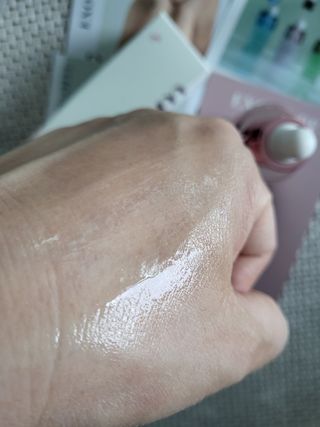 나우 [리브엠] 123억개 엑소좀으로 채운 눈부신 광채, 엑소코어 화이트닝 텐션 앰플 — 5점을 준 리뷰어가 2023년 5월 올린 사용 사진