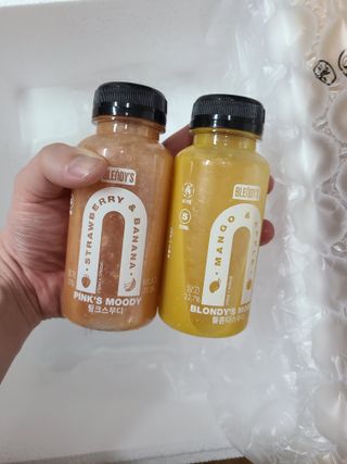 BLENDY'S 핑크 스무디+블론디 스무디 — 5점을 준 리뷰어가 2022년 4월 올린 사용 사진