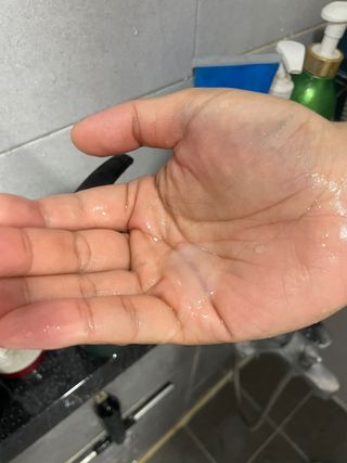 르핸스 퍼포밍 5 샴푸 비반트 포렛/베티버 포그 — 5점을 준 리뷰어가 2023년 2월 올린 사용 사진