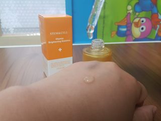 체르엠 스템앤셀 비타민 브라이트닝 에센스 30ml 1개 — 5점을 준 리뷰어가 2021년 10월 올린 사용 사진