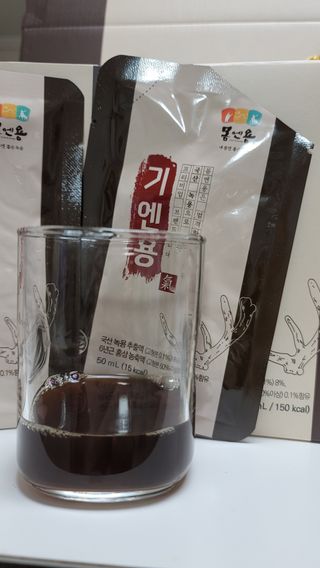 [몸엔용] 무더운 날씨에 국산녹용 기엔용으로 몸보신 50ml x 30포 — 5점을 준 리뷰어가 2021년 6월 올린 사용 사진