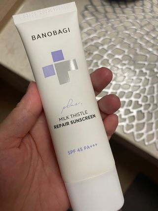바노바기 코스메틱 바노바기 밀크씨슬 리페어 시카 선스크린 플러스 50ml — 5점을 준 리뷰어가 2023년 3월 올린 사용 사진