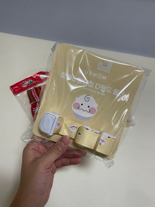 유비맘 젖병 빨대컵 다용도 홀더 1+1 _ 컬러 랜덤 발송 — 4점을 준 리뷰어가 2020년 12월 올린 사용 사진