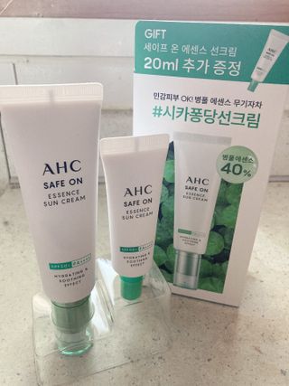[AHC] 세이프온 에센스 선크림 올리브영 스페셜 증정 기획세트 — 5점을 준 리뷰어가 2022년 6월 올린 사용 사진