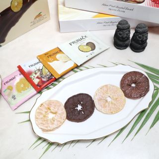 프루낵 제주감귤 초코12봉입 4종(화이트초코,다크초코,요구르트초코,콜라초코)  57.6g(4.8g*12봉입) — 5점을 준 리뷰어가 2022년 10월 올린 사용 사진