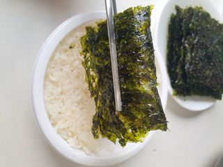 [해림맛김] 들기름에 구운 바삭바삭 김 4종 세트 + 1종 랜덤발송 총5개입 — 5점을 준 리뷰어가 2021년 2월 올린 사용 사진